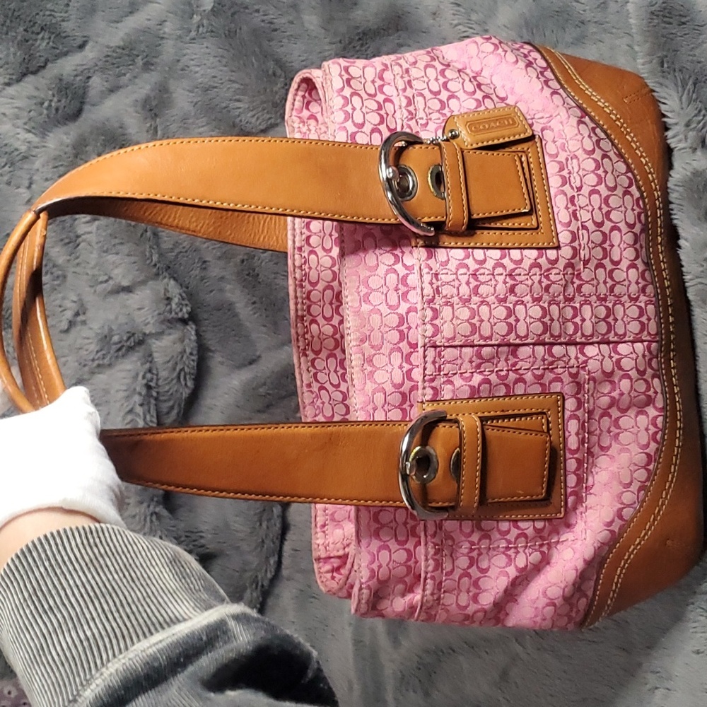Signature Coach
